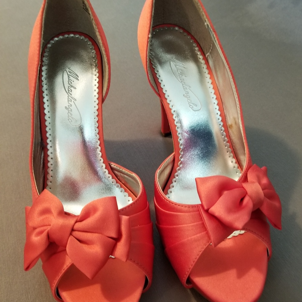 Peep toe heels